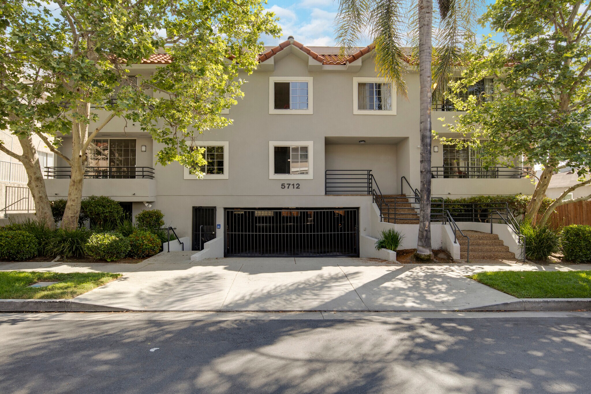 5712 Camellia Ave, North Hollywood, CA à vendre Photo principale- Image 1 de 21