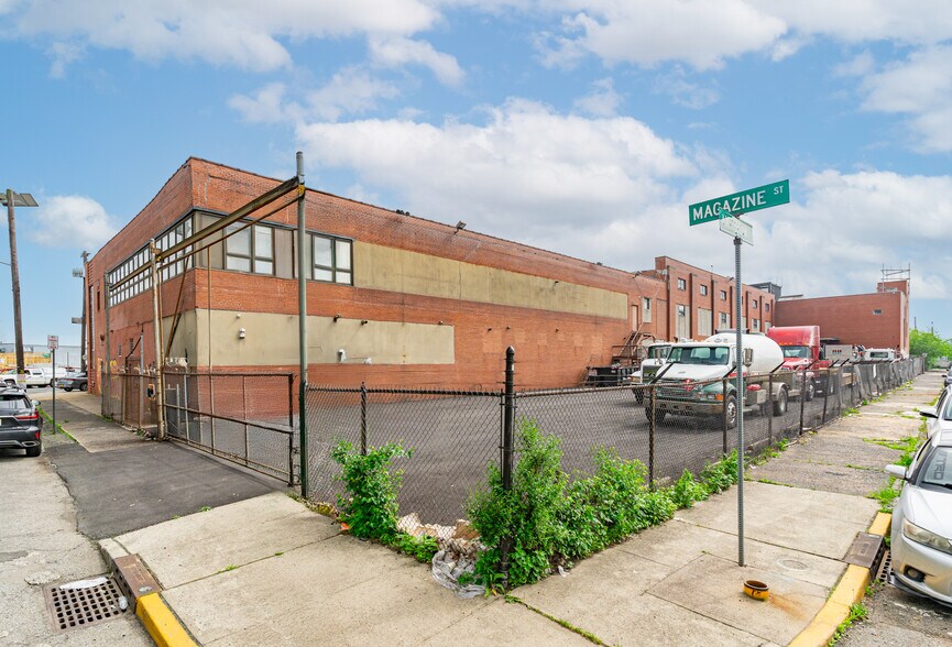 150 Avenue L, Newark, NJ à vendre - Photo du bâtiment - Image 3 de 49