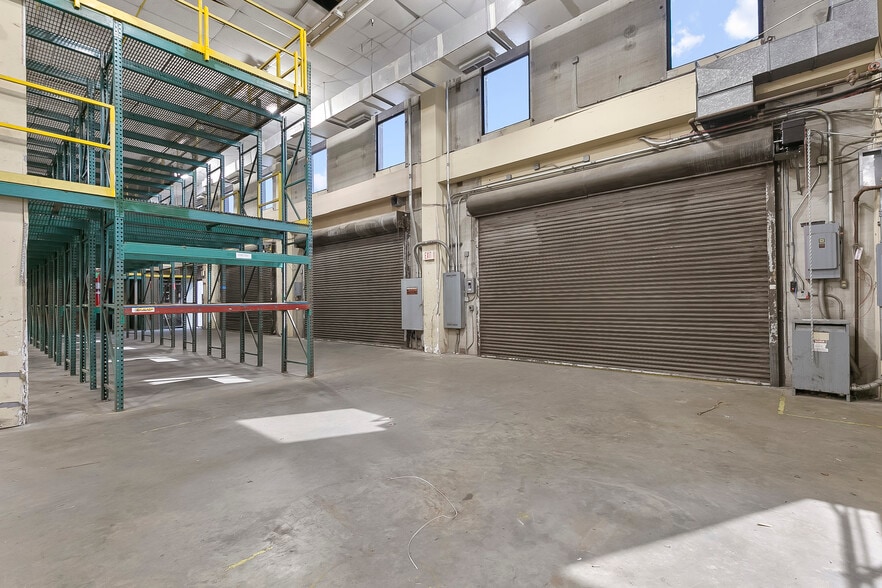 3131 N I-10 Service Rd E, Metairie, LA for lease - Building Photo - Image 3 of 16