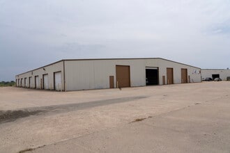225 Metro Dr, Terrell, TX for lease Building Photo- Image 2 of 5