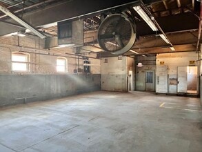 20 Ladd Ave, Florence, MA à vendre Photo du bâtiment- Image 1 de 3