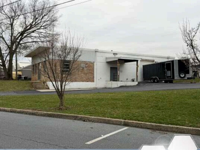 111 S 10th St, Lemoyne, PA à louer - Photo du bâtiment - Image 3 de 9