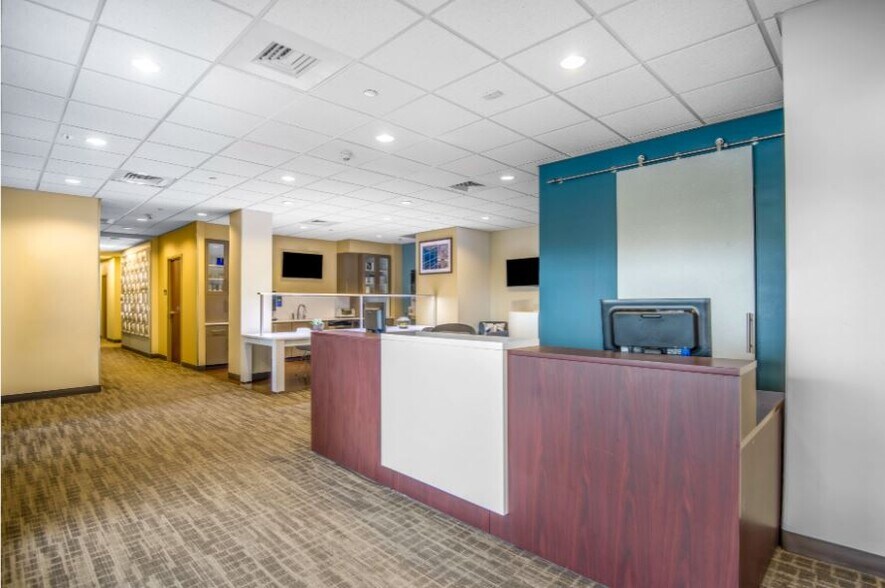 300 Baker Ave, Concord, MA à louer - Photo intérieure - Image 2 de 6