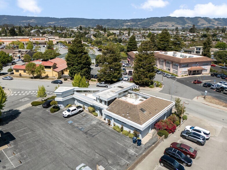 47 Penny Ln, Watsonville, CA à vendre - Photo du bâtiment - Image 3 de 50