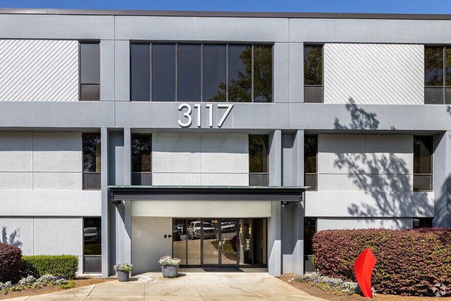 3117 Poplarwood Ct, Raleigh, NC à louer - Photo du bâtiment - Image 2 de 6