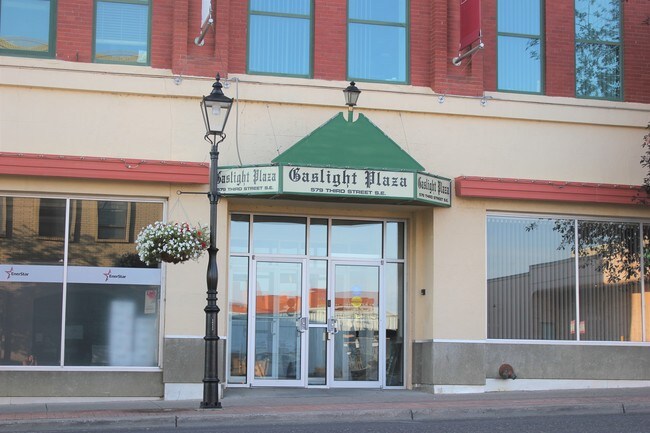 More details for 579 3rd St SE, Medicine Hat, AB - Retail for Lease