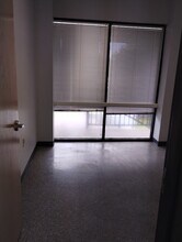 5637-5791 49th St N, Kenneth City, FL for lease Interior Photo- Image 2 of 12