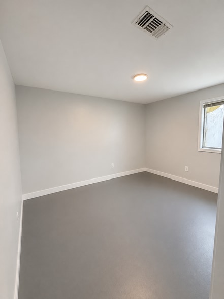 731 Broad St, Sumter, SC for lease - Building Photo - Image 2 of 9