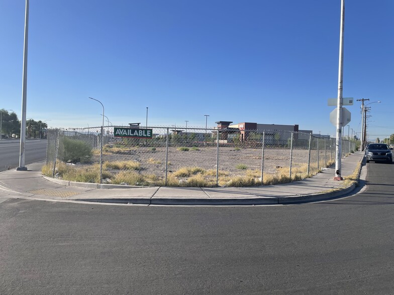 2600 Fremont St, Las Vegas, NV for sale - Building Photo - Image 2 of 7