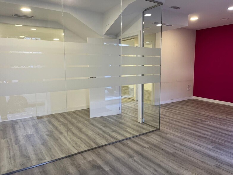 Calle de Stuart, 34, Aranjuez, Madrid for sale - Building Photo - Image 3 of 11