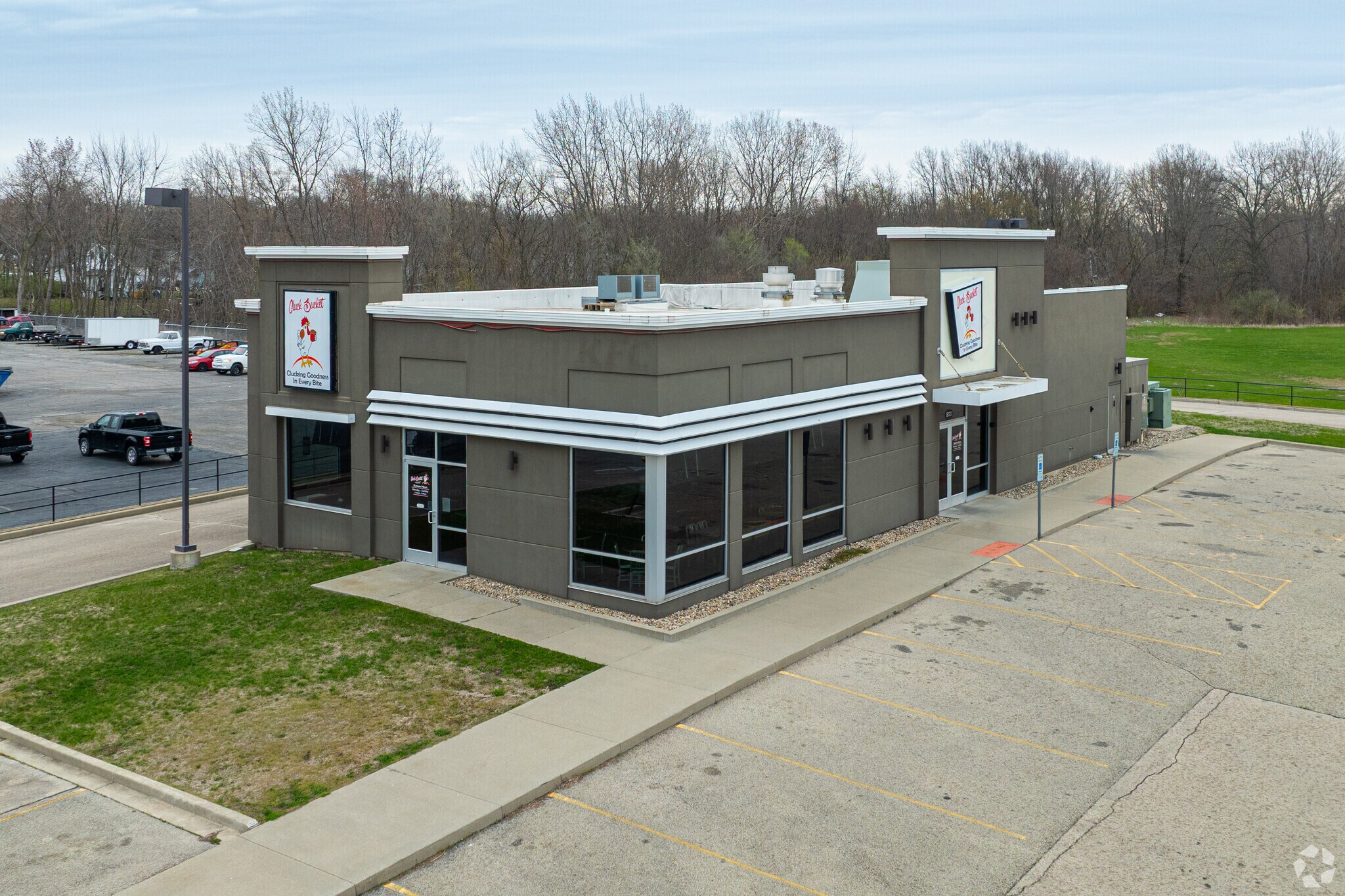 800 W Walnut St, Watseka, IL for lease Primary Photo- Image 1 of 32
