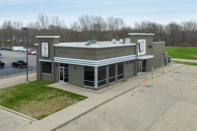 Plus de détails pour 800 W Walnut St, Watseka, IL - Commerce de détail à vendre