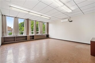 239 Merchant St, Ambridge, PA for lease Interior Photo- Image 2 of 11