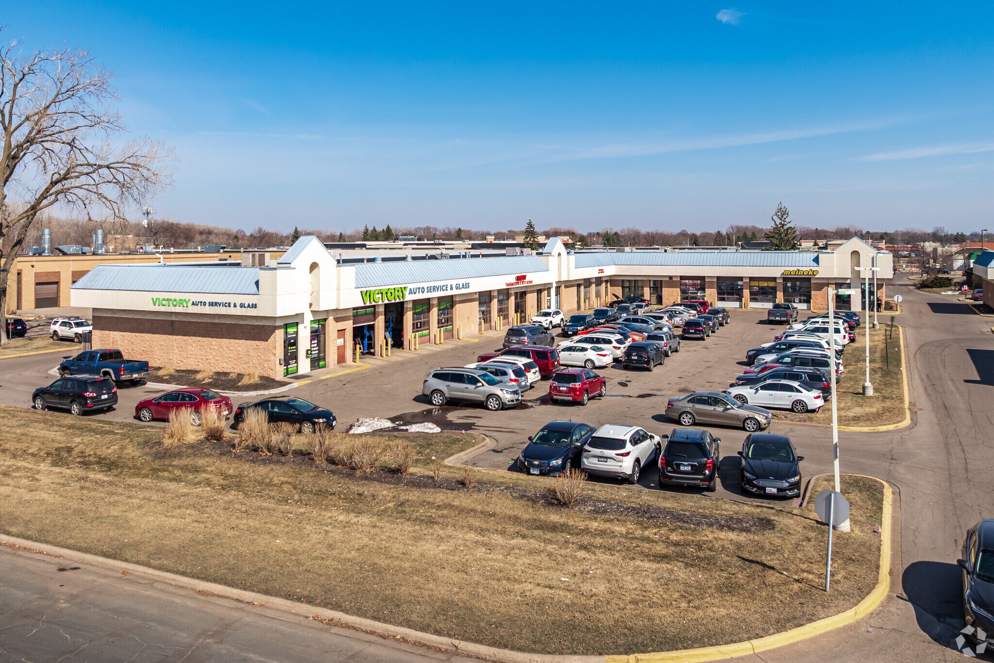 8080-8098 Brooklyn Blvd, Brooklyn Park, MN à louer Photo principale- Image 1 de 10