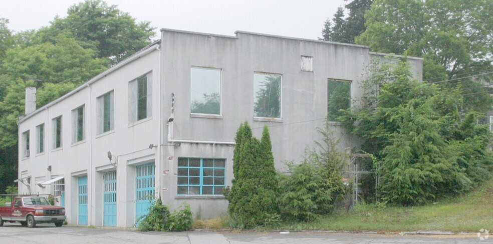 340 W Thames St, Norwich, CT à louer - Photo du bâtiment - Image 1 de 1