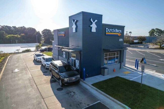 More details for 870 S Jefferson Ave, Cookeville, TN - Retail for Sale