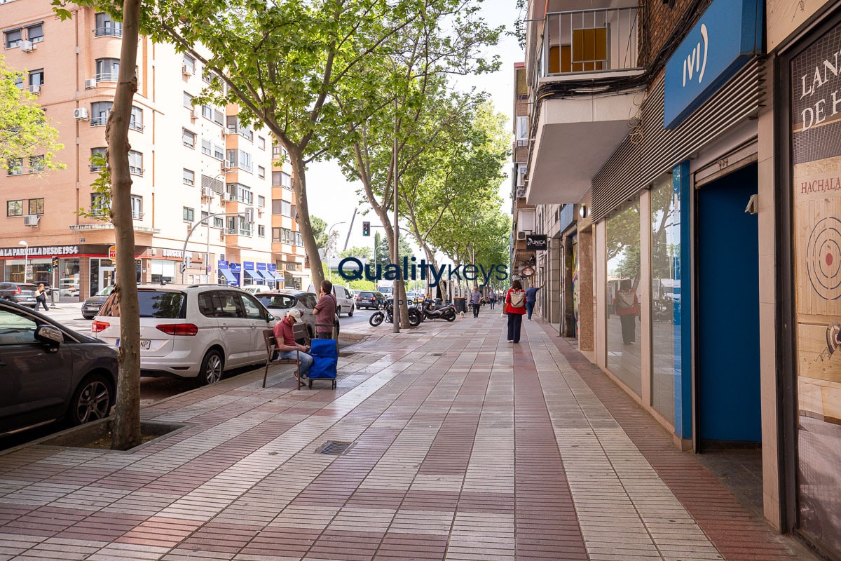 Calle de Alcalá, 612, Madrid, Madrid for lease Primary Photo- Image 1 of 36