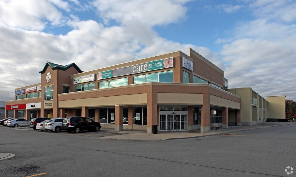 9200 Bathurst St, Vaughan, ON for sale - Primary Photo - Image 1 of 1