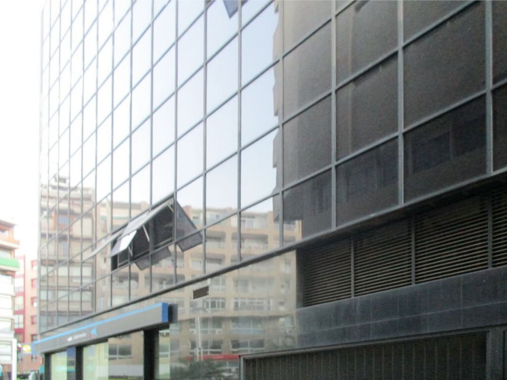 Calle Imeldo Seris, 108, Santa Cruz de Tenerife, Santa Cruz de Tenerife for lease Primary Photo- Image 1 of 2