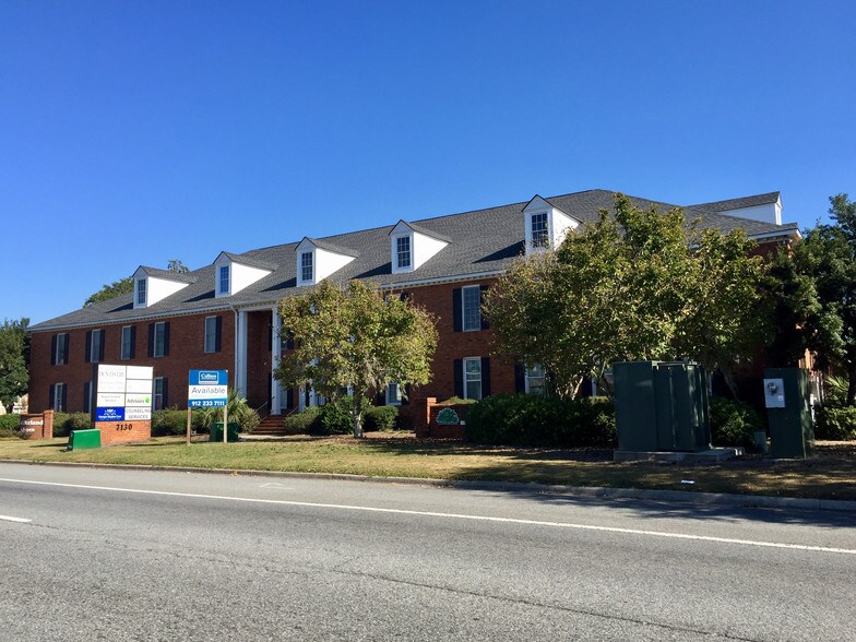 7130 Hodgson Memorial Dr, Savannah, GA à louer - Photo du bâtiment - Image 2 de 7