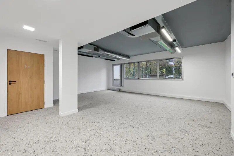 Office in Boulogne-Billancourt for lease - Building Photo - Image 3 of 14