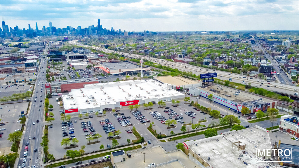 2367 W Logan Blvd, Chicago, IL for lease - Building Photo - Image 1 of 4