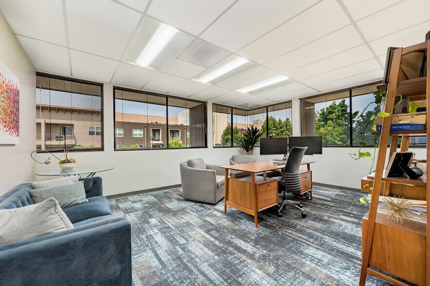333 W Broadway, Long Beach, CA à louer - Photo du bâtiment - Image 3 de 26