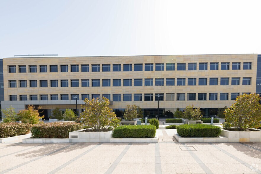 Calle José Echegaray, 6 B, Las Rozas de Madrid, Madrid à louer - Photo du bâtiment - Image 3 de 8