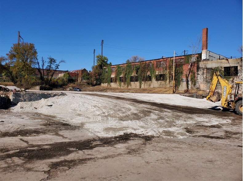 2100 W Franklin St, Baltimore, MD à louer - Photo du bâtiment - Image 3 de 4