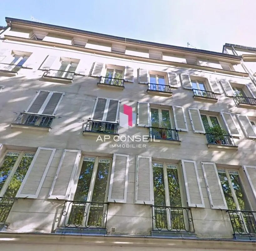 Office in Versailles for sale Building Photo- Image 1 of 13