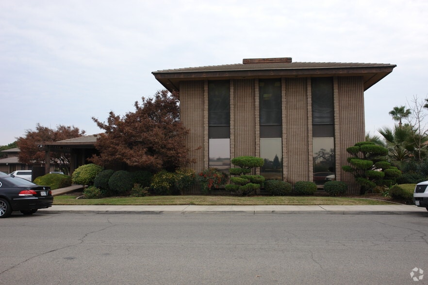 5431-5439 W Hillsdale Ave, Visalia, CA à louer - Photo du bâtiment - Image 3 de 3