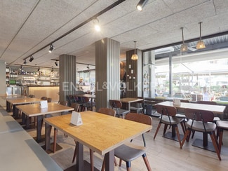 Plus de détails pour Multi-résidentiel à vendre