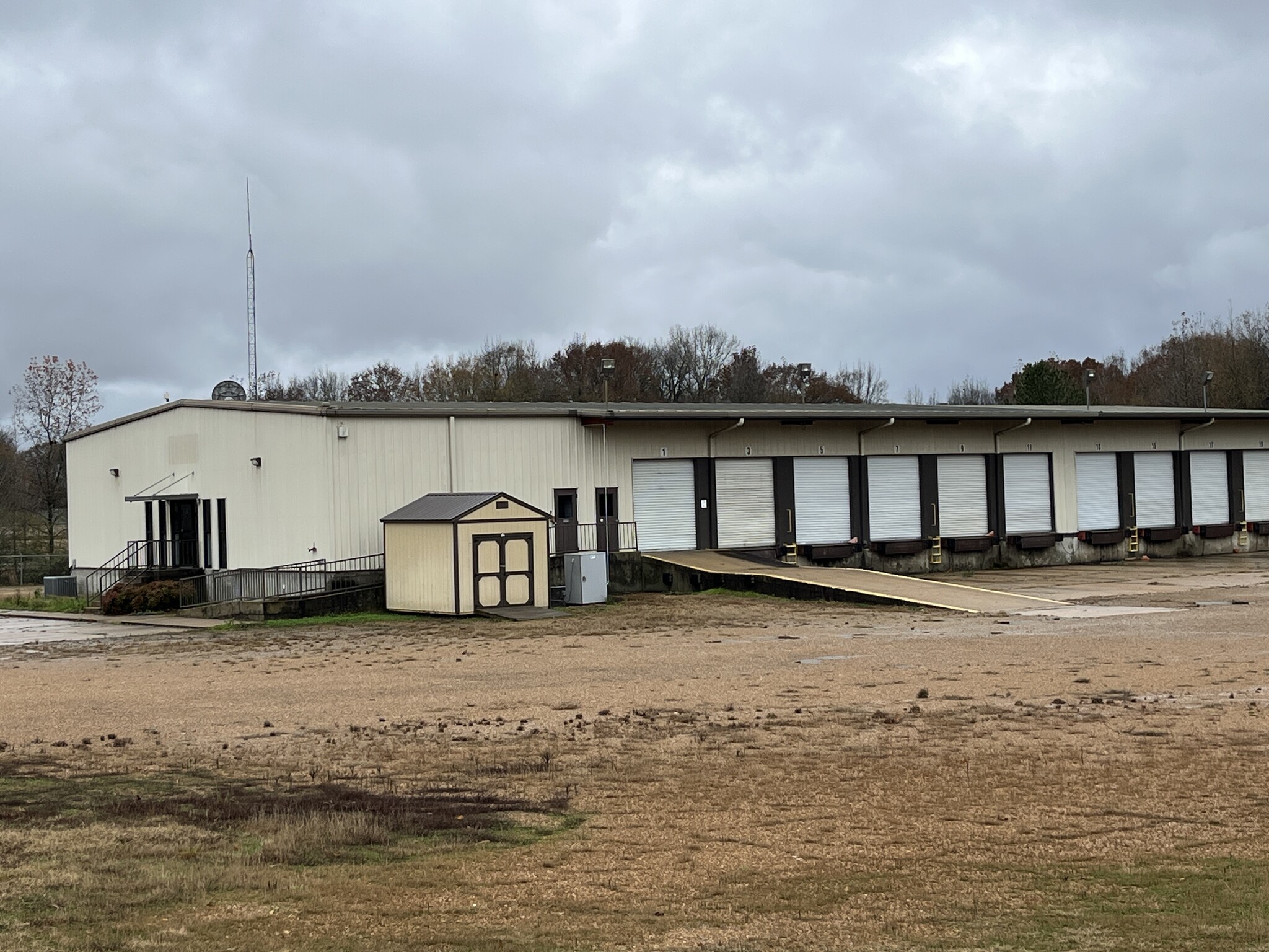 104 Country Mdws, Grenada, MS for sale Building Photo- Image 1 of 20