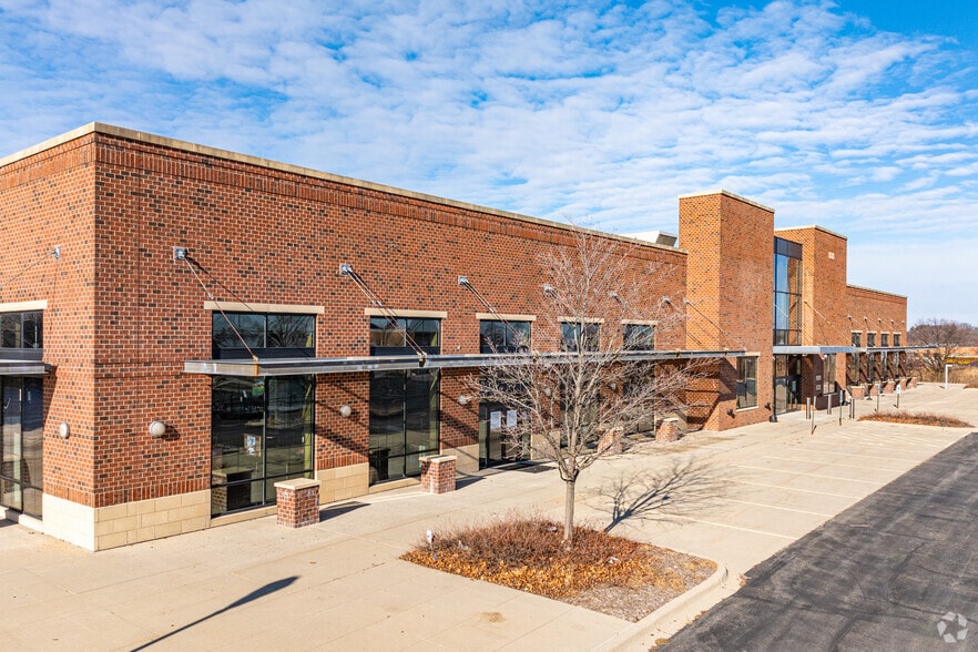 131 S Randall Rd, St Charles, IL for sale - Building Photo - Image 2 of 9