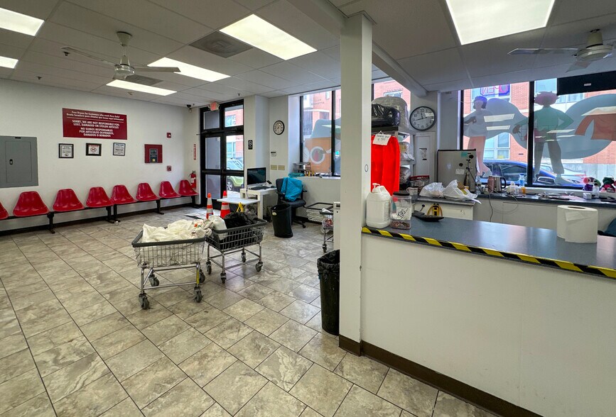 141 Border St, East Boston, MA à vendre - Photo du bâtiment - Image 3 de 7