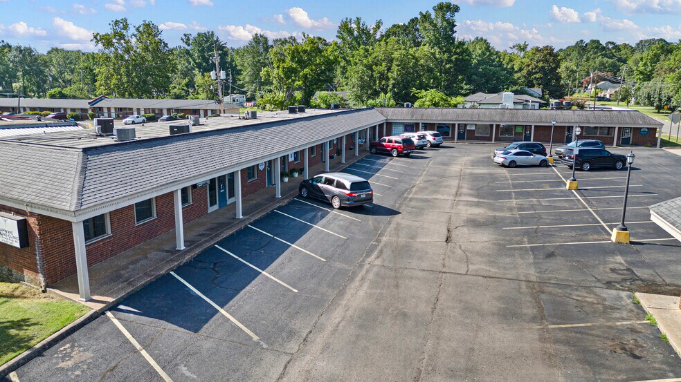 2621 W Main St, Russellville, AR à vendre - Photo du bâtiment - Image 1 de 3