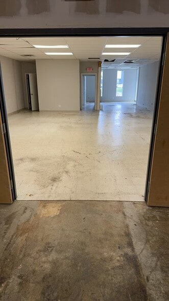 2065 Peachtree Industrial Ct, Atlanta, GA for lease - Building Photo - Image 2 of 7