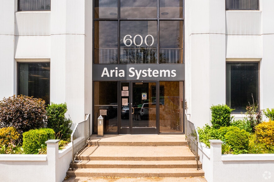 600 Reed Rd, Broomall, PA for lease - Building Photo - Image 3 of 11