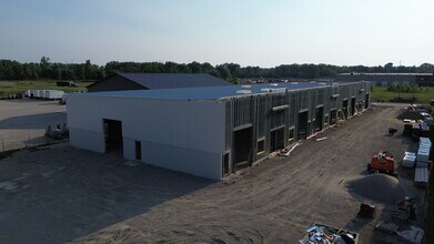 70516 Beaver Creek Dr crk, Romeo, MI for lease Building Photo- Image 2 of 4