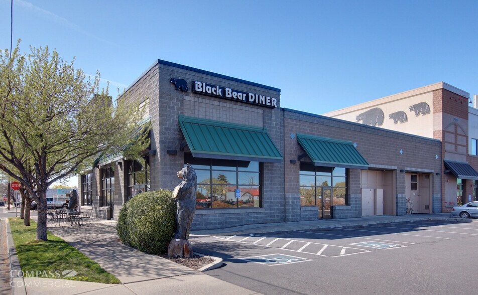 340 NW 5th St, Redmond, OR à louer - Photo du bâtiment - Image 3 de 4