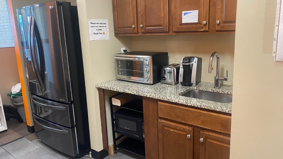 52 Diamond St, Brooklyn, NY à louer - Photo intérieure - Image 2 de 6