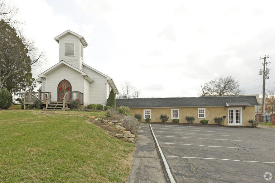 5902 Kingston Pike, Knoxville, TN à vendre - Photo principale - Image 1 de 1