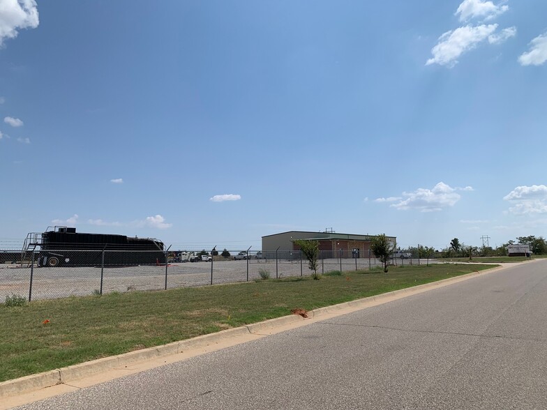 2200 Industrial Blvd, Weatherford, OK for lease - Building Photo - Image 2 of 12