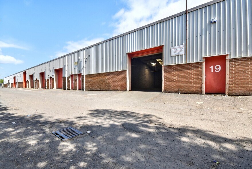 Earnhill Rd, Greenock à louer - Photo du bâtiment - Image 2 de 6