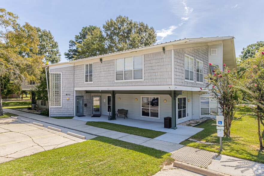 200 Mariners Plaza Dr, Mandeville, LA à louer - Photo principale - Image 3 de 8