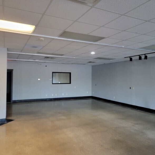 101 W Washington Center Rd, Fort Wayne, IN à vendre - Photo du bâtiment - Image 3 de 23