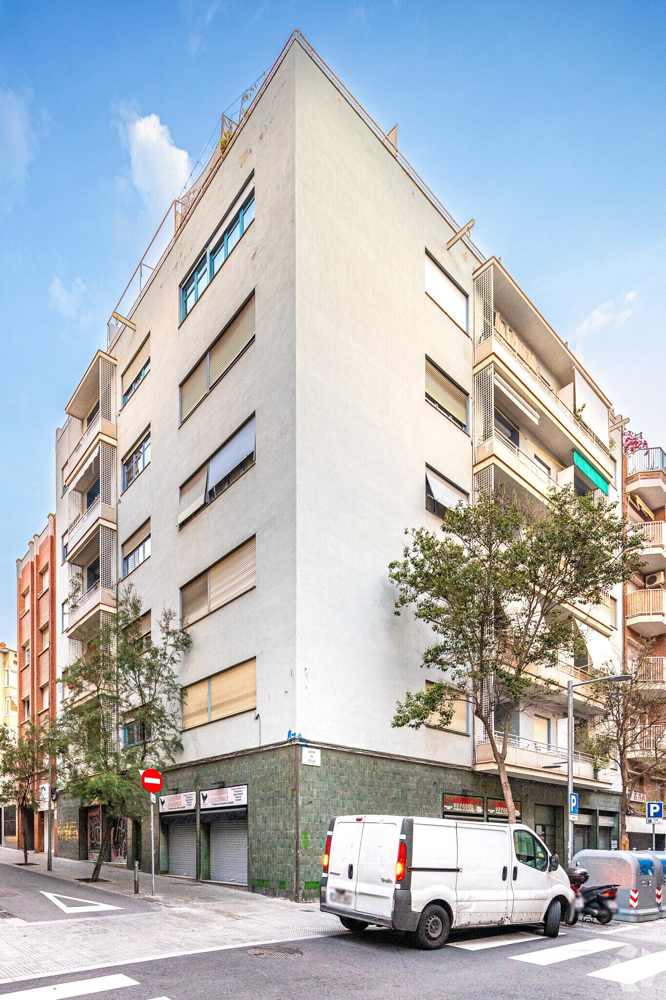Carrer de Pàdua, 96, Barcelona, Barcelona for lease Primary Photo- Image 1 of 2