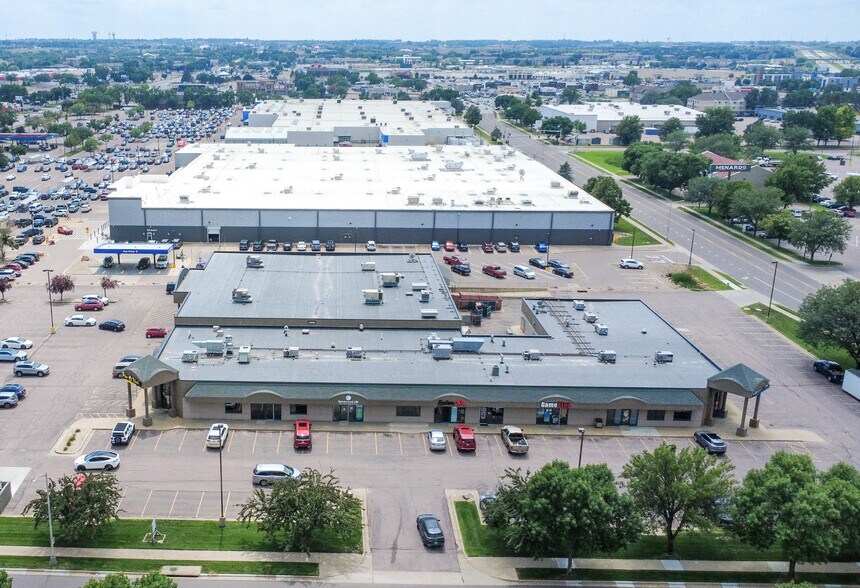 3801 W 34th St, Sioux Falls, SD à louer - Photo du bâtiment - Image 2 de 5
