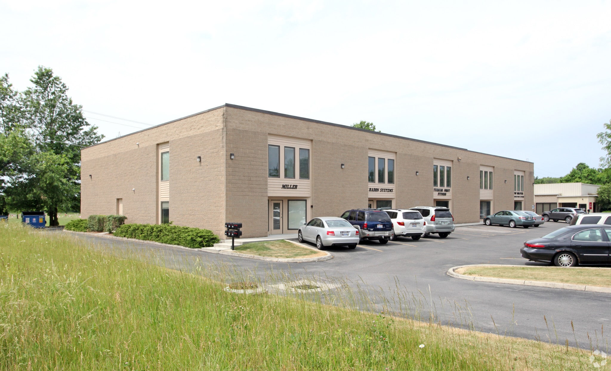 5890-5898 Chandler Ct, Westerville, OH for lease Primary Photo- Image 1 of 6