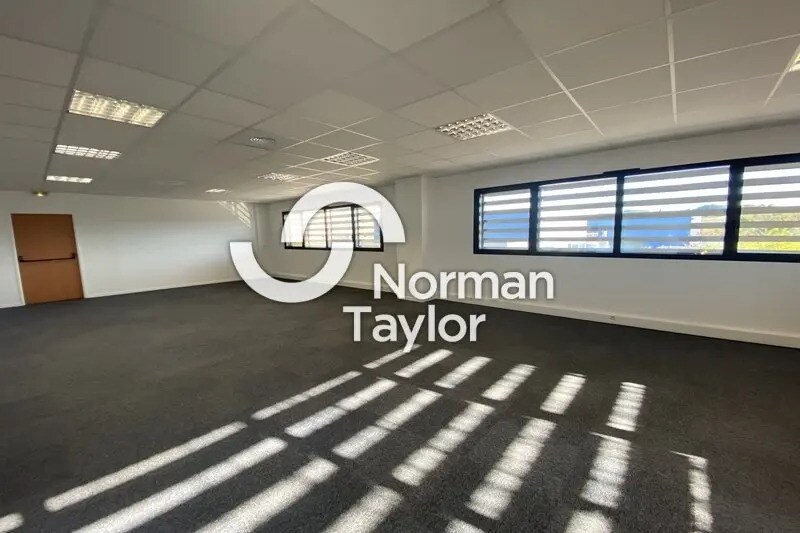 Office in Montpellier for lease Interior Photo- Image 1 of 16